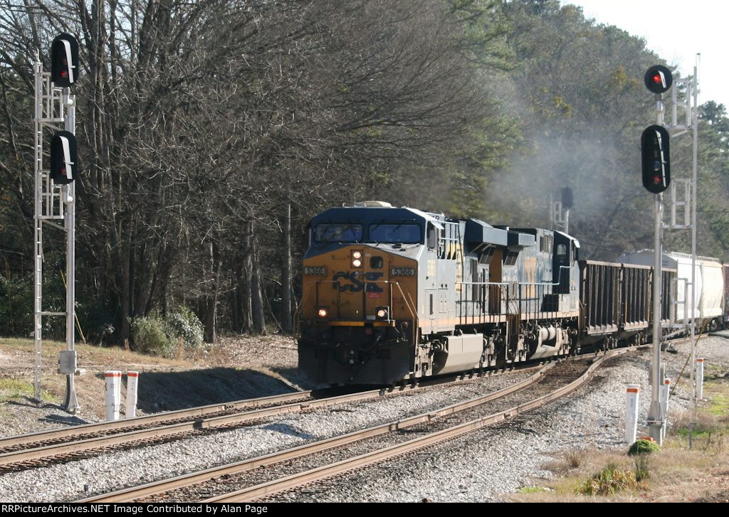 CSX 5366 and 3 power through the Union City signals